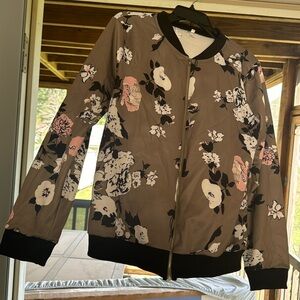 Floral jacket with zipper
